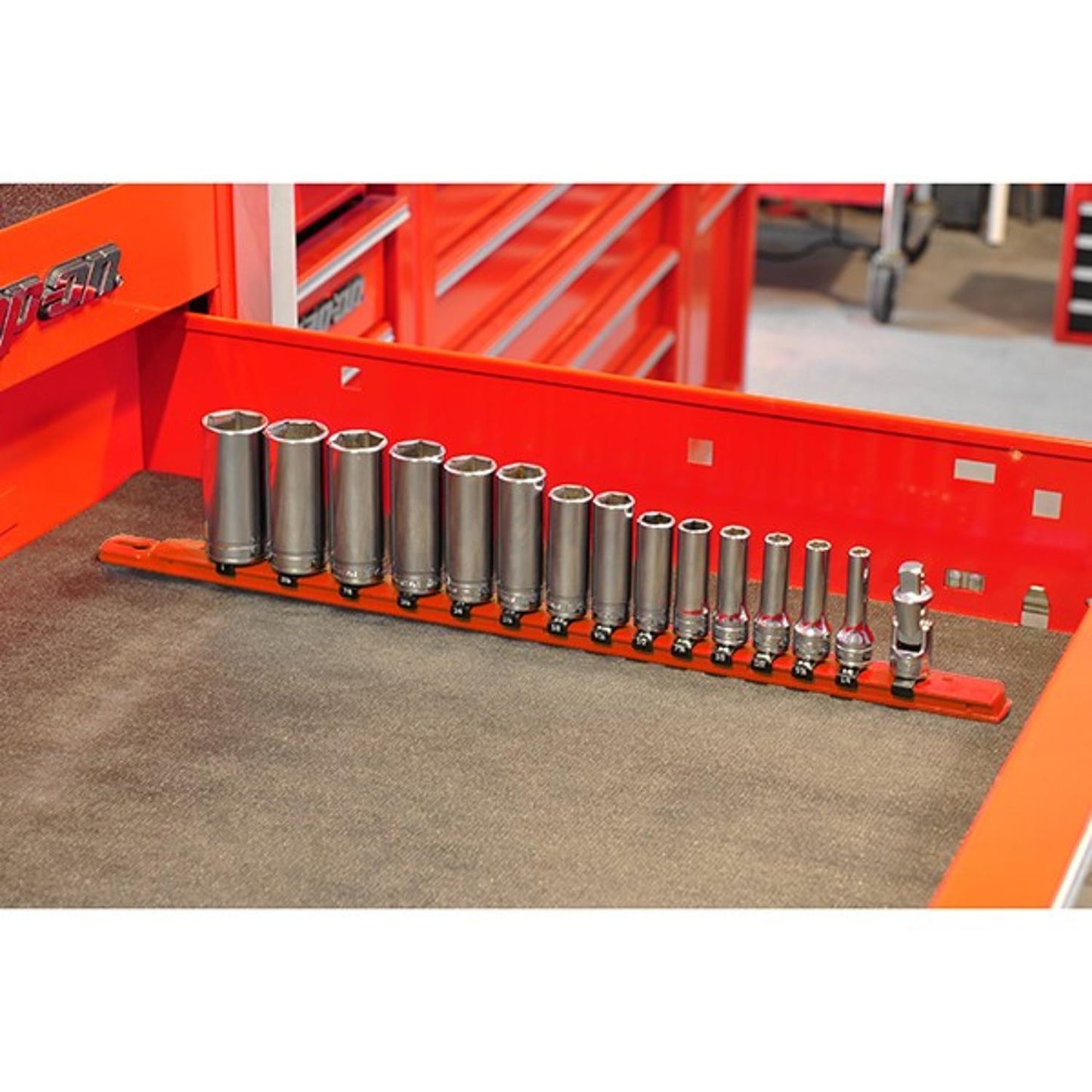 Ernst 8401M 18" Magnetic Socket Organizer with 18 3/8-Inch Twist Lock Clips, Red