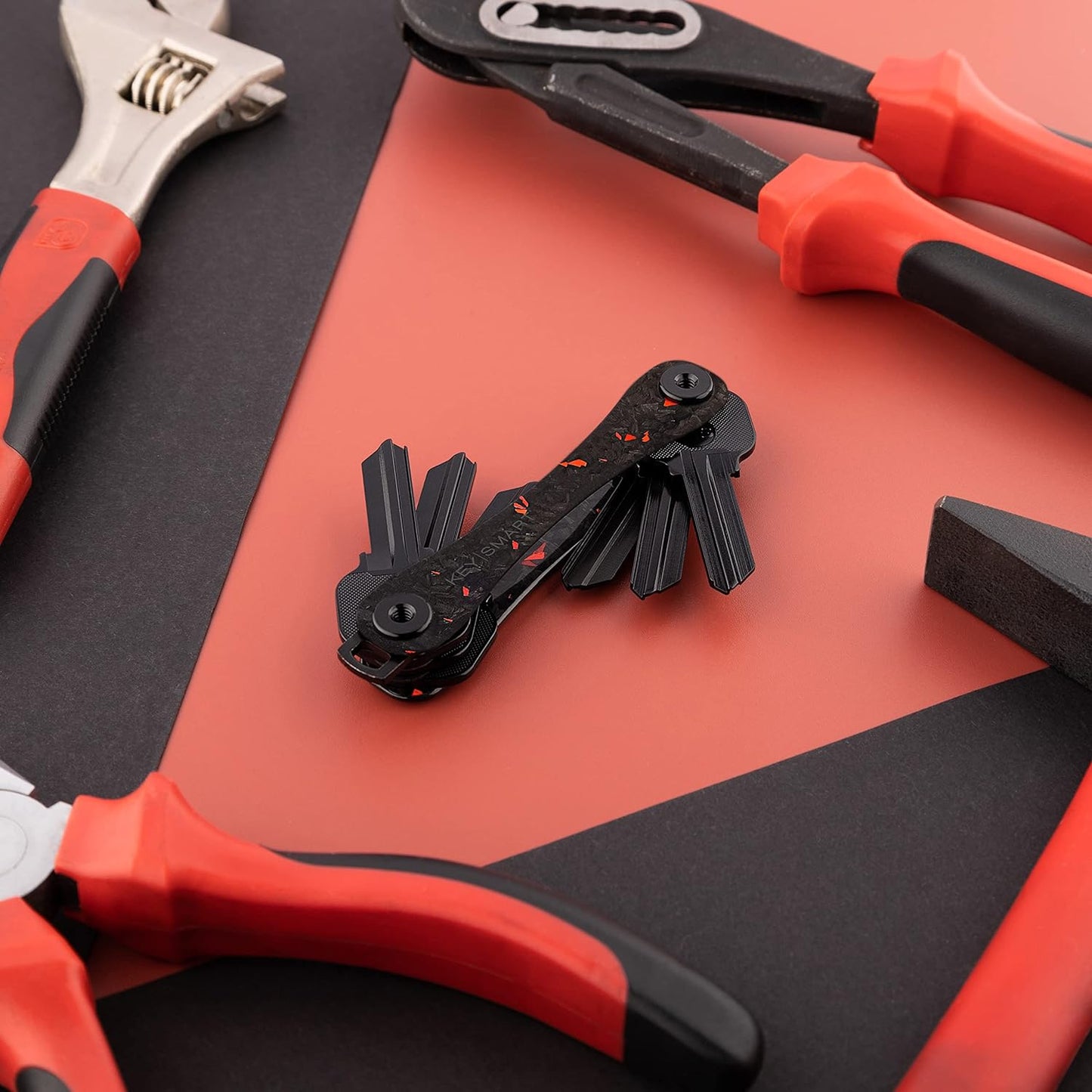 KeySmart Original Compact Key Holder Forged Fibre Carbon Red