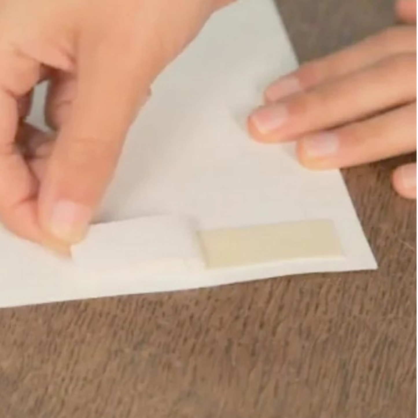 Hangman Poster Hanging Tape 4.5m (15ft)