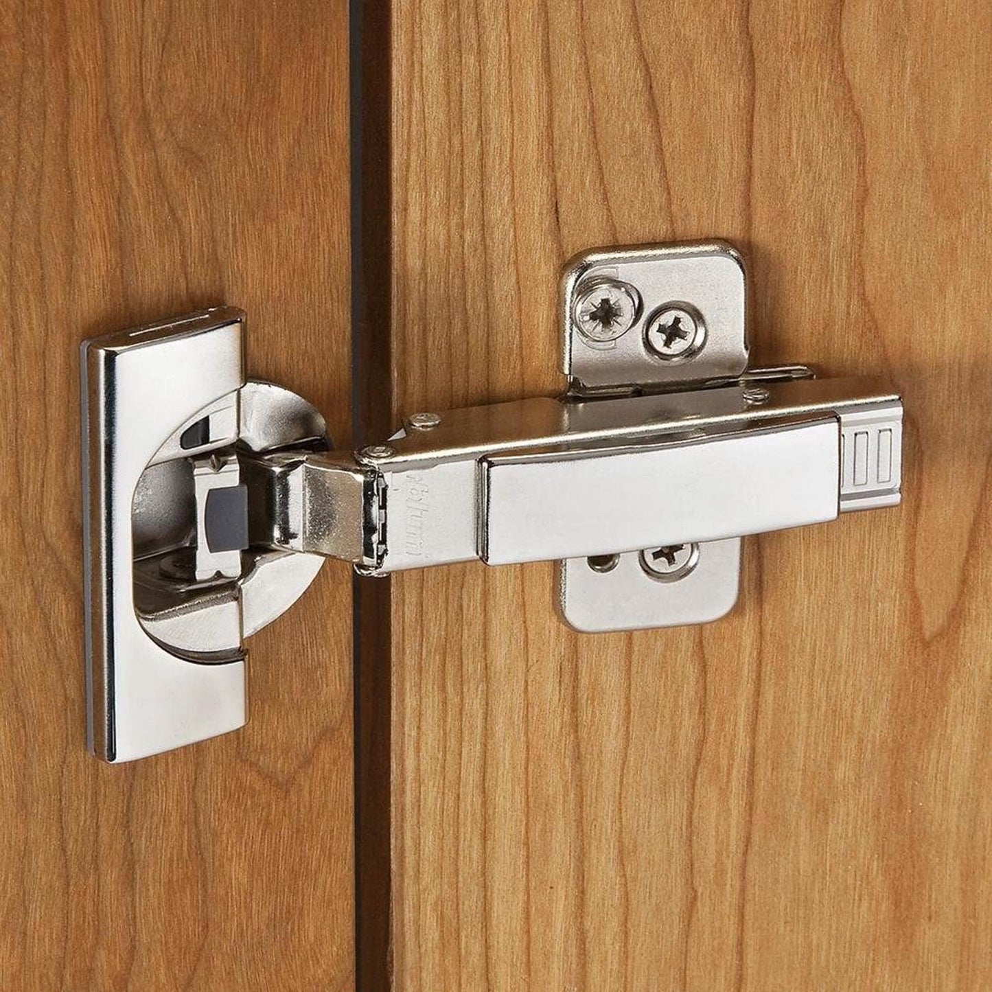 Blum 71B3550 110° Soft-Close Overlay Hinge & 173H7100 Plate & Covers (2 pack)