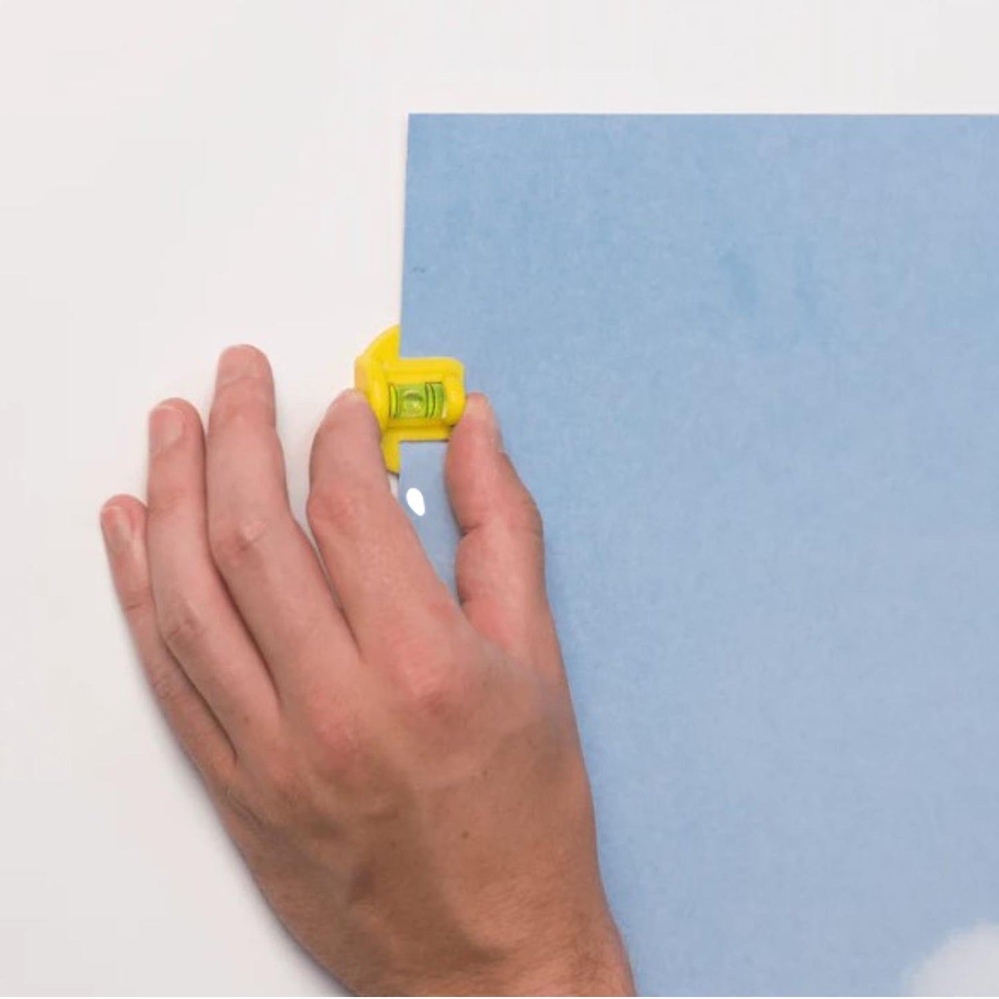 Hangman Poster Hanging Kit Tape & Clip Level