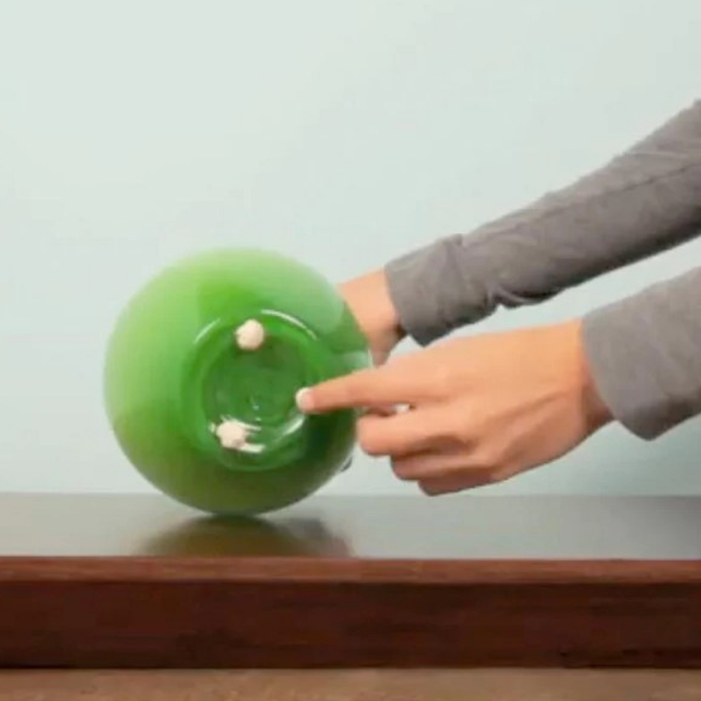 Hangman Quakehold Museum Putty - Stop Items Sliding/Moving